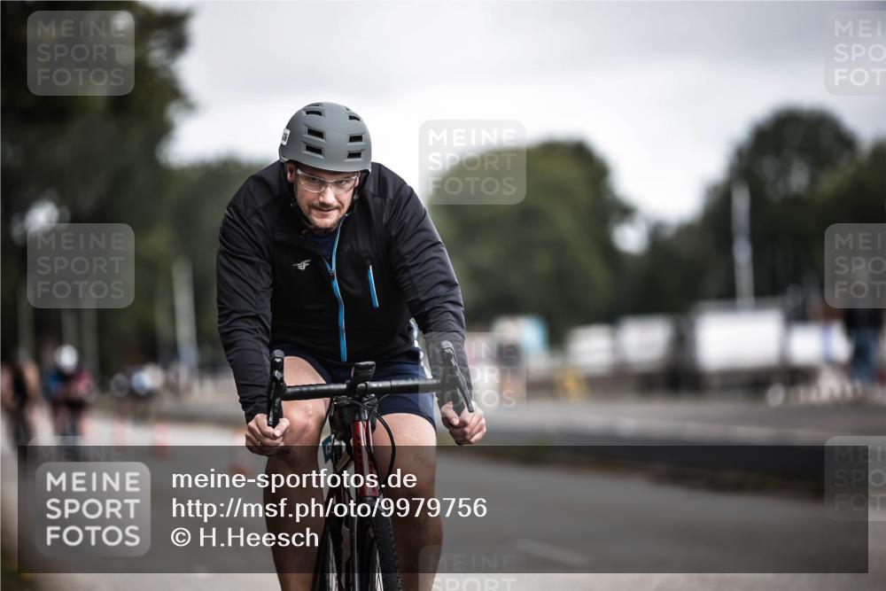 16.08.2026 - KN Förde Triathlon 2026 H.Heesch http://msf.ph/oto/9979756 16.08.2026 11:36:51 Radfahren 429, 436 meine-sportfotos.de