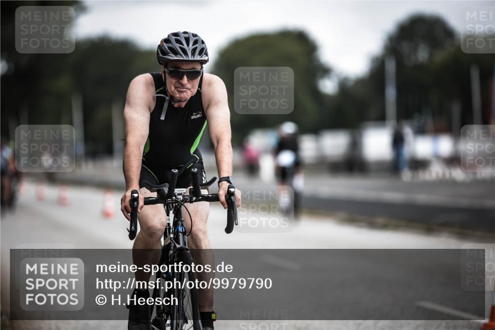 16.08.2026 - KN Förde Triathlon 2026 H.Heesch http://msf.ph/oto/9979790 16.08.2026 11:36:57 Radfahren 375, 422 meine-sportfotos.de