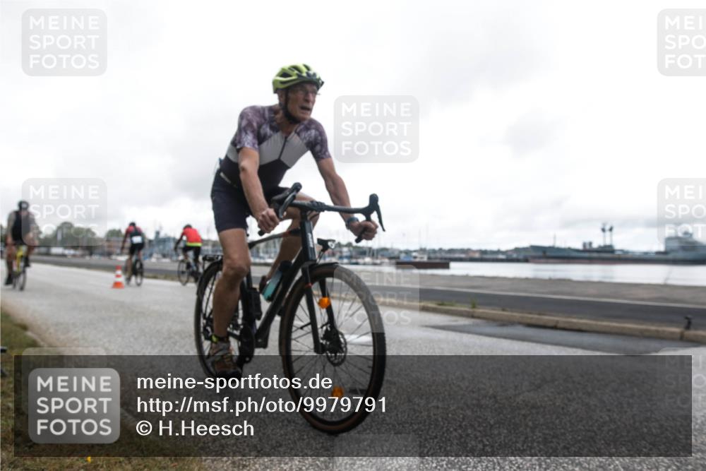 16.08.2026 - KN Förde Triathlon 2026 H.Heesch http://msf.ph/oto/9979791 16.08.2026 11:16:29 Radfahren 354, 360, 406, 413 meine-sportfotos.de