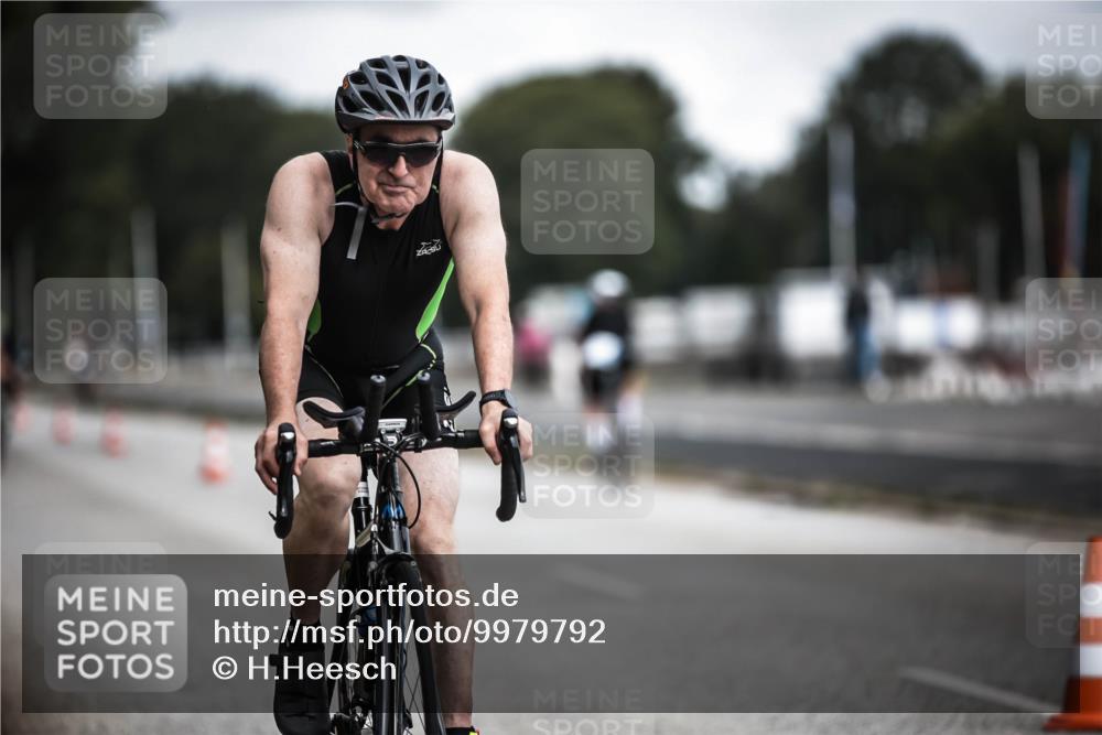 16.08.2026 - KN Förde Triathlon 2026 H.Heesch http://msf.ph/oto/9979792 16.08.2026 11:36:57 Radfahren 375, 422 meine-sportfotos.de
