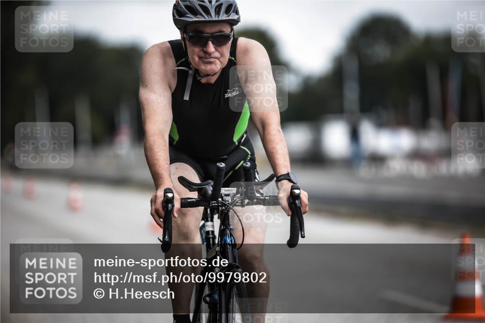 16.08.2026 - KN Förde Triathlon 2026 H.Heesch http://msf.ph/oto/9979802 16.08.2026 11:36:58 Radfahren 375, 422 meine-sportfotos.de