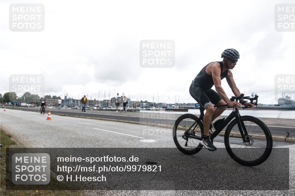 16.08.2026 - KN Förde Triathlon 2026 H.Heesch http://msf.ph/oto/9979821 16.08.2026 11:17:32 Radfahren 322, 358, 359, 382, 417, 432, 435, 804 meine-sportfotos.de