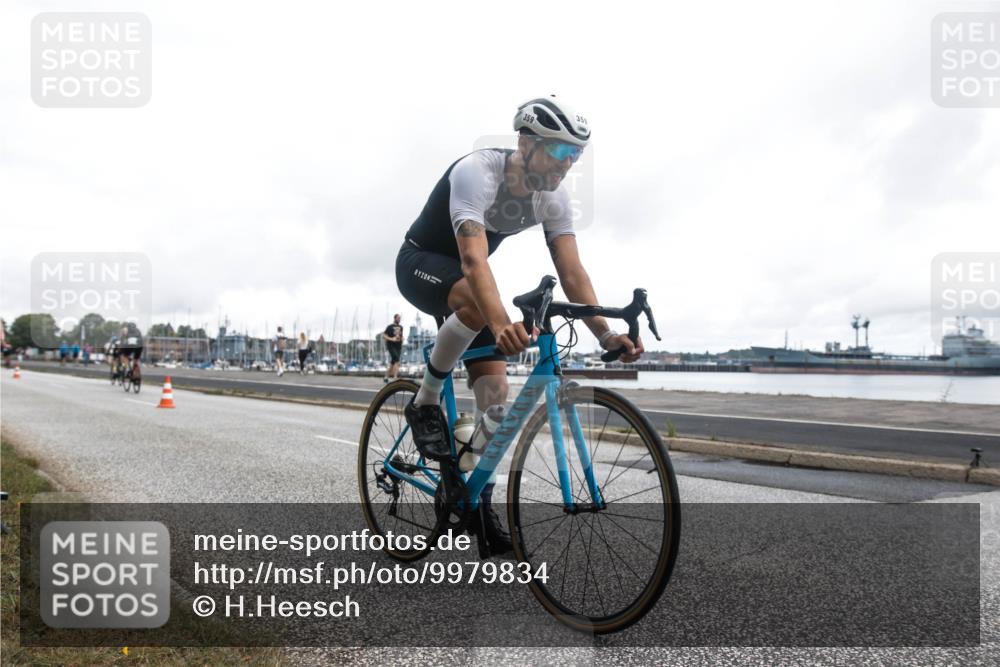 16.08.2026 - KN Förde Triathlon 2026 H.Heesch http://msf.ph/oto/9979834 16.08.2026 11:17:39 Radfahren 304, 308, 355, 359, 383, 390, 417 meine-sportfotos.de