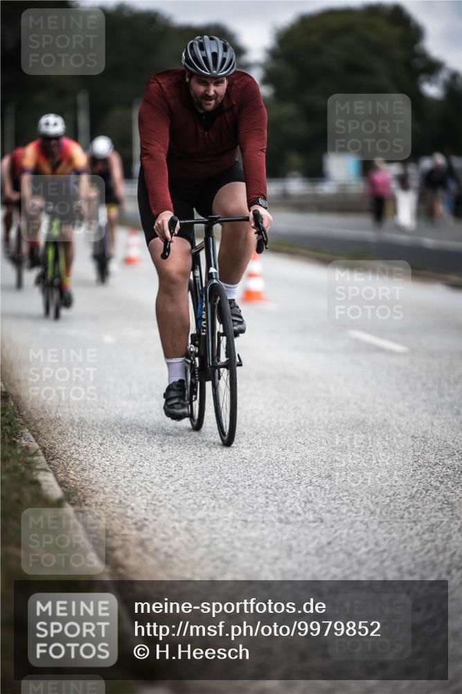 16.08.2026 - KN Förde Triathlon 2026 H.Heesch http://msf.ph/oto/9979852 16.08.2026 11:37:07 Radfahren 370, 398, 404, 407, 415 meine-sportfotos.de