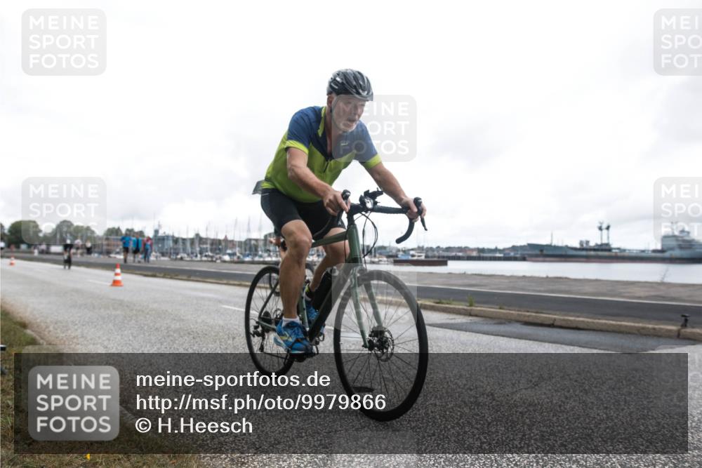 16.08.2026 - KN Förde Triathlon 2026 H.Heesch http://msf.ph/oto/9979866 16.08.2026 11:18:01 Radfahren 301, 378 meine-sportfotos.de