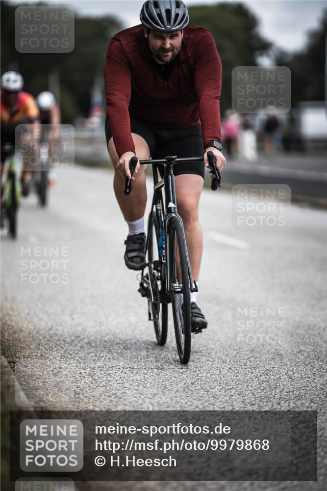 16.08.2026 - KN Förde Triathlon 2026 H.Heesch http://msf.ph/oto/9979868 16.08.2026 11:37:07 Radfahren 370, 398, 404, 407, 415 meine-sportfotos.de