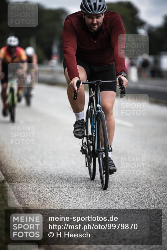 16.08.2026 - KN Förde Triathlon 2026 H.Heesch http://msf.ph/oto/9979870 16.08.2026 11:37:07 Radfahren 370, 398, 404, 407, 415 meine-sportfotos.de