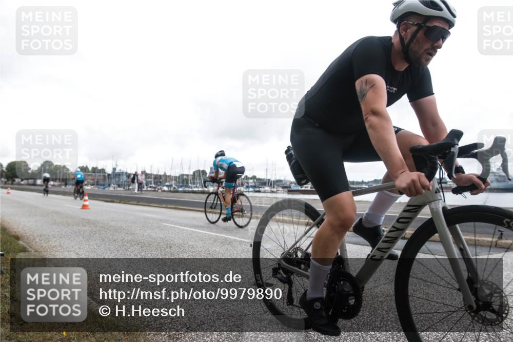 16.08.2026 - KN Förde Triathlon 2026 H.Heesch http://msf.ph/oto/9979890 16.08.2026 11:18:46 Radfahren 354, 429 meine-sportfotos.de