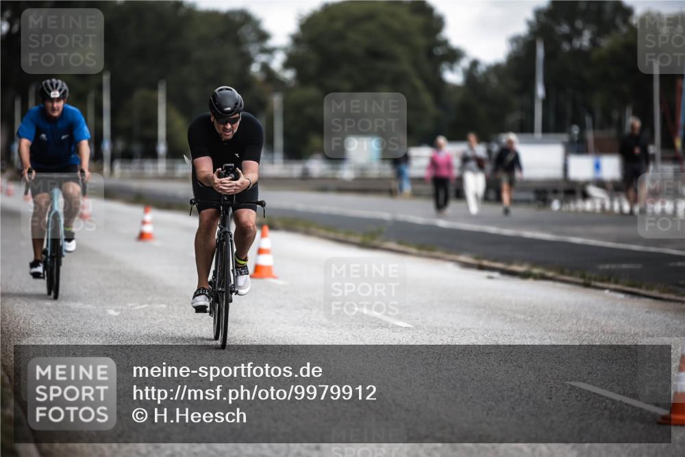 16.08.2026 - KN Förde Triathlon 2026 H.Heesch http://msf.ph/oto/9979912 16.08.2026 11:37:15 Radfahren 385, 402 meine-sportfotos.de