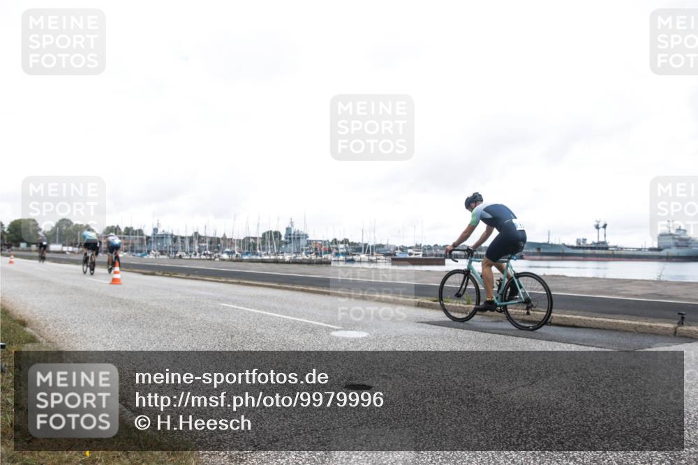 16.08.2026 - KN Förde Triathlon 2026 H.Heesch http://msf.ph/oto/9979996 16.08.2026 11:21:06 Radfahren 310, 316, 392, 410, 430 meine-sportfotos.de