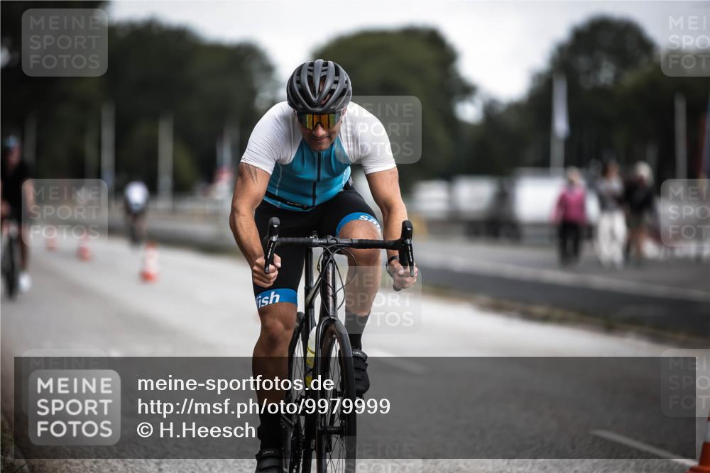16.08.2026 - KN Förde Triathlon 2026 H.Heesch http://msf.ph/oto/9979999 16.08.2026 11:37:27 Radfahren 374, 413, 424 meine-sportfotos.de