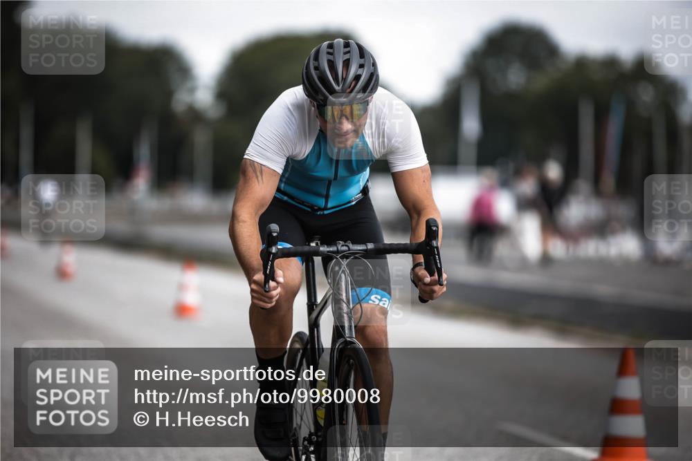 16.08.2026 - KN Förde Triathlon 2026 H.Heesch http://msf.ph/oto/9980008 16.08.2026 11:37:27 Radfahren 374, 413, 424 meine-sportfotos.de