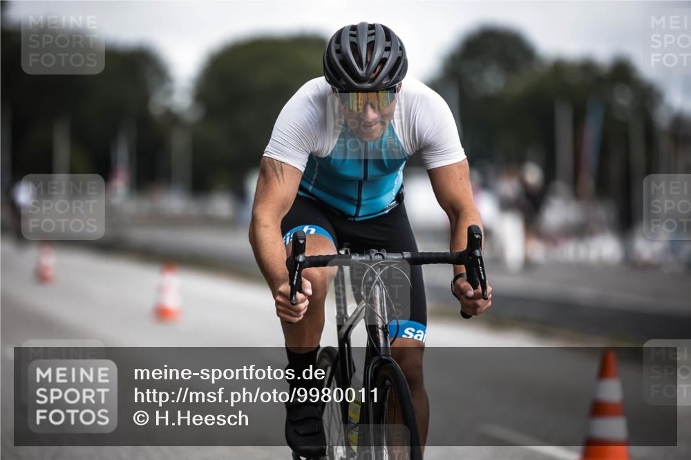 16.08.2026 - KN Förde Triathlon 2026 H.Heesch http://msf.ph/oto/9980011 16.08.2026 11:37:27 Radfahren 374, 413, 424 meine-sportfotos.de