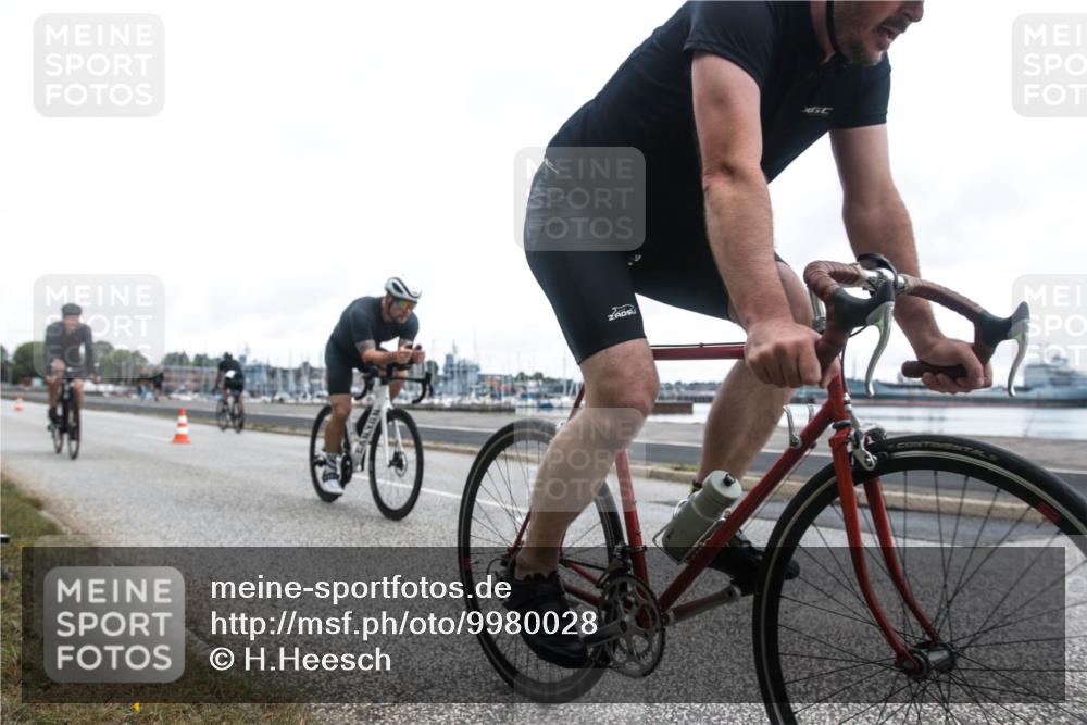 16.08.2026 - KN Förde Triathlon 2026 H.Heesch http://msf.ph/oto/9980028 16.08.2026 11:21:47 Radfahren 342, 365, 372, 377, 391 meine-sportfotos.de