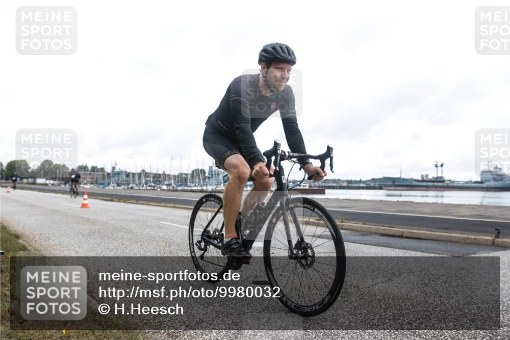 16.08.2026 - KN Förde Triathlon 2026 H.Heesch http://msf.ph/oto/9980032 16.08.2026 11:21:48 Radfahren 342, 365, 372, 377, 391 meine-sportfotos.de
