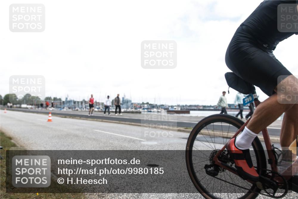 16.08.2026 - KN Förde Triathlon 2026 H.Heesch http://msf.ph/oto/9980185 16.08.2026 11:25:32 Radfahren 399, 413 meine-sportfotos.de