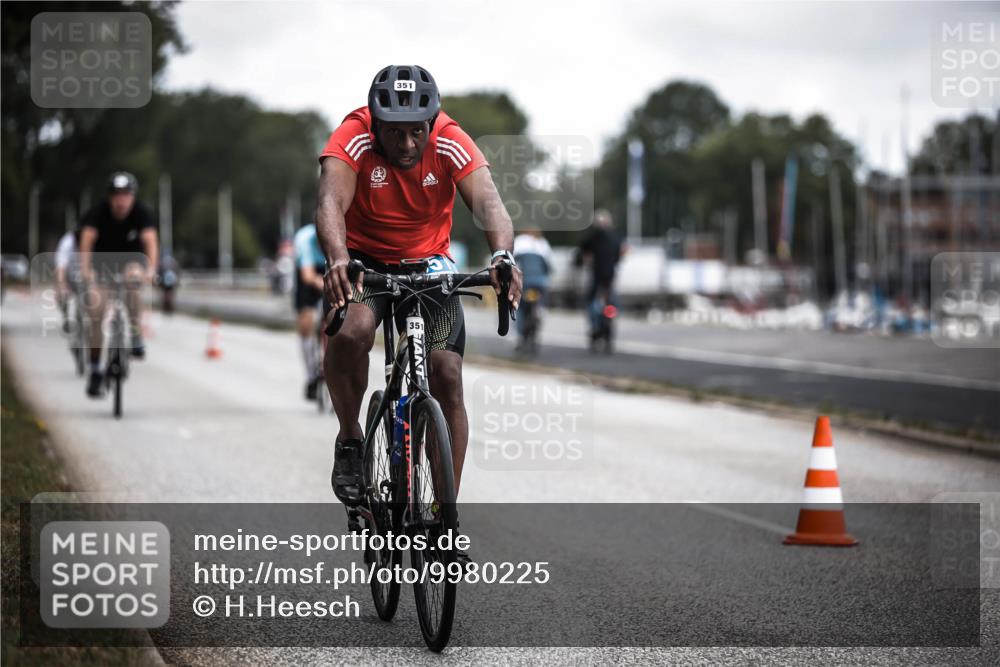 16.08.2026 - KN Förde Triathlon 2026 H.Heesch http://msf.ph/oto/9980225 16.08.2026 11:44:00 Radfahren 351, 801 meine-sportfotos.de