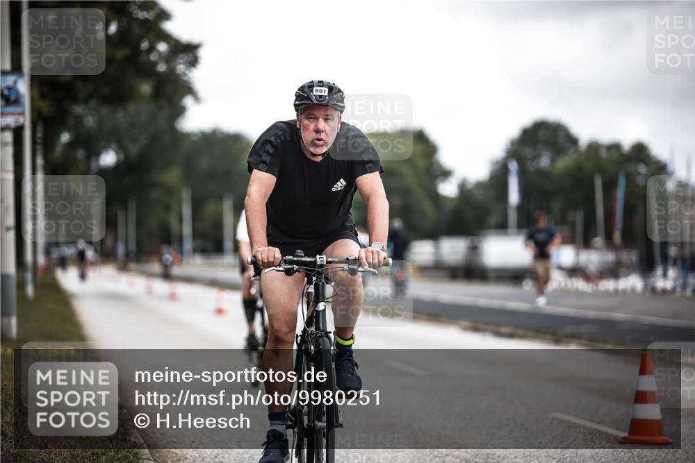 16.08.2026 - KN Förde Triathlon 2026 H.Heesch http://msf.ph/oto/9980251 16.08.2026 11:44:03 Radfahren 351, 421, 801 meine-sportfotos.de
