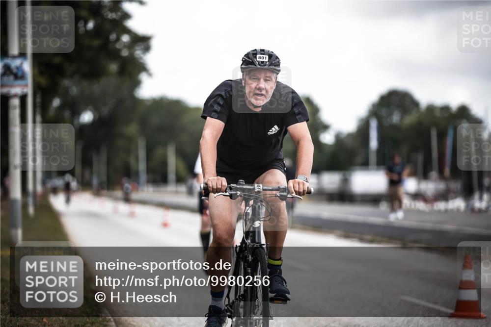 16.08.2026 - KN Förde Triathlon 2026 H.Heesch http://msf.ph/oto/9980256 16.08.2026 11:44:03 Radfahren 351, 421, 801 meine-sportfotos.de