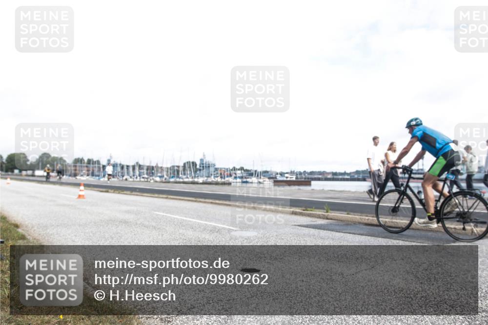 16.08.2026 - KN Förde Triathlon 2026 H.Heesch http://msf.ph/oto/9980262 16.08.2026 11:26:40 Radfahren 314, 378, 429 meine-sportfotos.de
