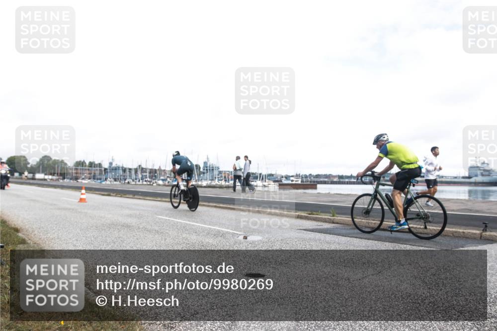 16.08.2026 - KN Förde Triathlon 2026 H.Heesch http://msf.ph/oto/9980269 16.08.2026 11:26:49 Radfahren 221, 318 meine-sportfotos.de