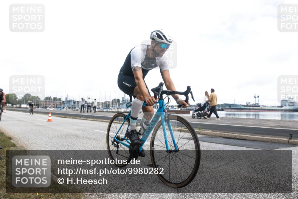 16.08.2026 - KN Förde Triathlon 2026 H.Heesch http://msf.ph/oto/9980282 16.08.2026 11:26:58 Radfahren 343, 359, 361, 383, 412, 804 meine-sportfotos.de
