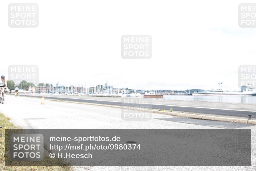 16.08.2026 - KN Förde Triathlon 2026 H.Heesch http://msf.ph/oto/9980374 16.08.2026 11:28:28 Radfahren 353, 402 meine-sportfotos.de