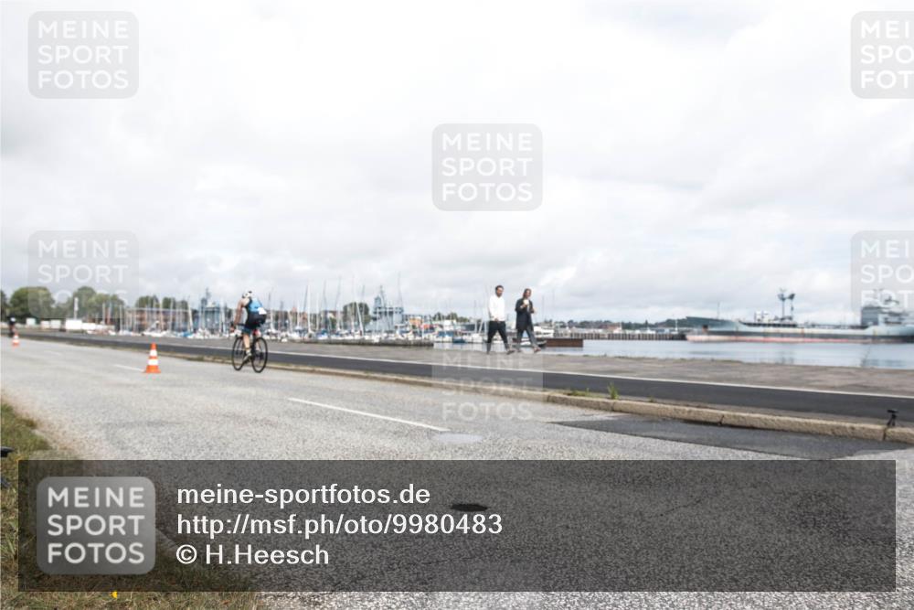 16.08.2026 - KN Förde Triathlon 2026 H.Heesch http://msf.ph/oto/9980483 16.08.2026 11:30:35 Radfahren 428, 430, 438 meine-sportfotos.de