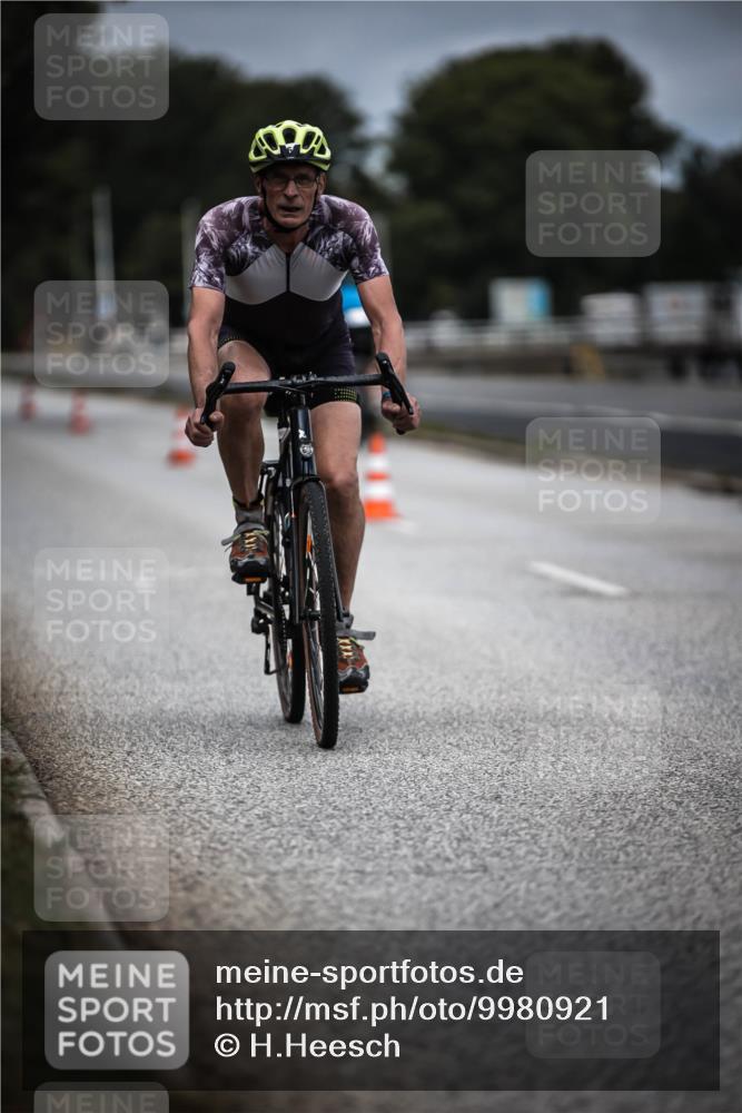 16.08.2026 - KN Förde Triathlon 2026 H.Heesch http://msf.ph/oto/9980921 16.08.2026 11:50:23 Radfahren  meine-sportfotos.de