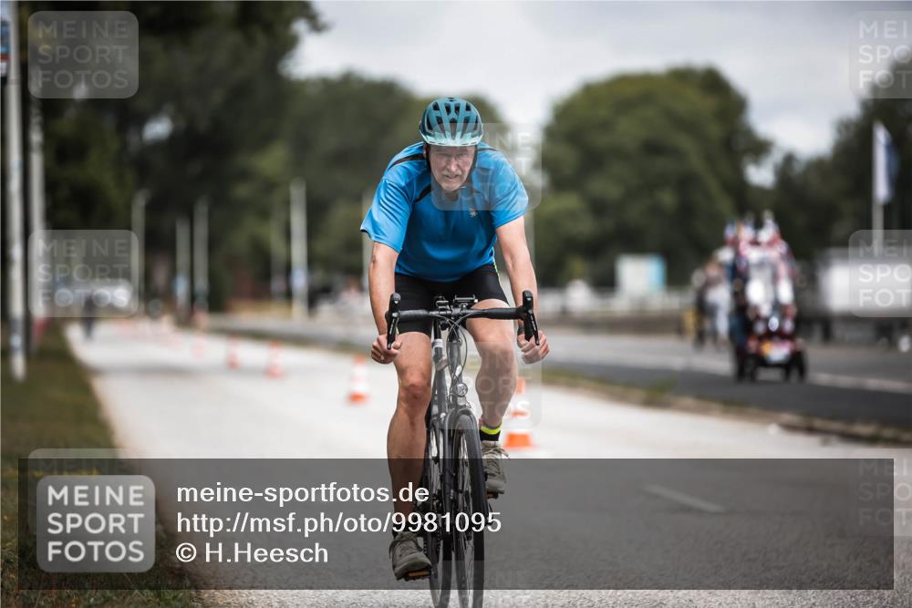 16.08.2026 - KN Förde Triathlon 2026 H.Heesch http://msf.ph/oto/9981095 16.08.2026 11:53:04 Radfahren  meine-sportfotos.de