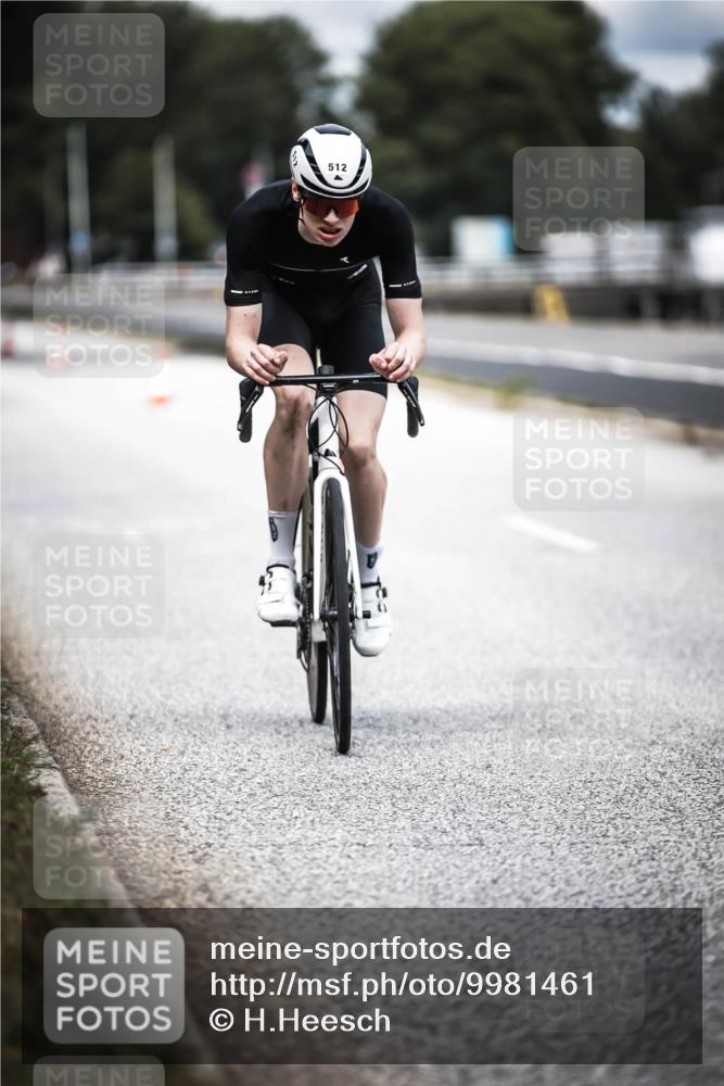 16.08.2026 - KN Förde Triathlon 2026 H.Heesch http://msf.ph/oto/9981461 16.08.2026 12:47:12 Radfahren 512, 528 meine-sportfotos.de