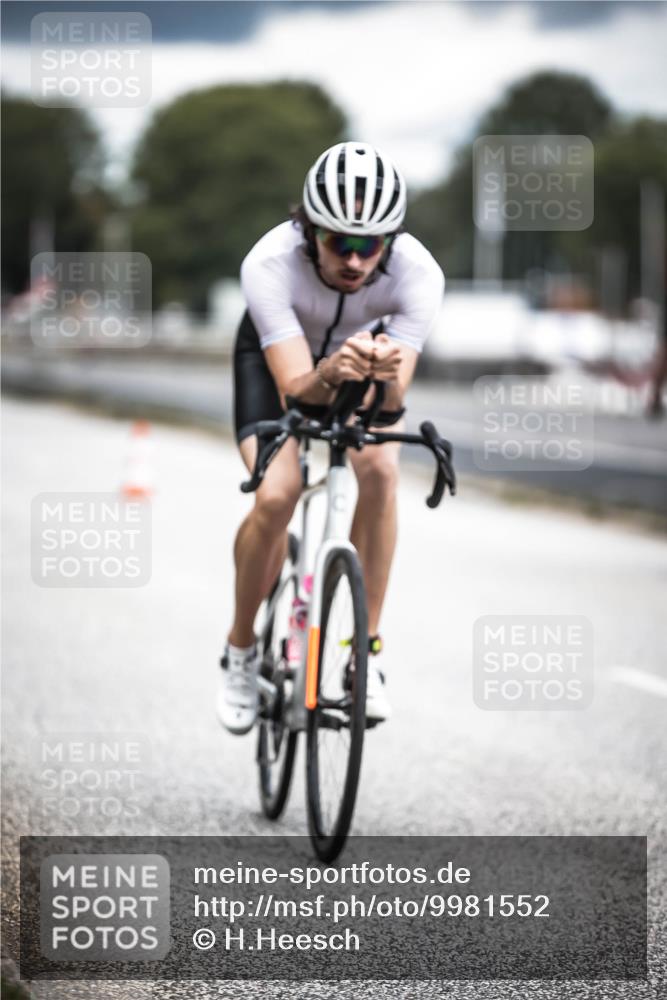16.08.2026 - KN Förde Triathlon 2026 H.Heesch http://msf.ph/oto/9981552 16.08.2026 12:48:40 Radfahren 506, 514, 523, 526 meine-sportfotos.de