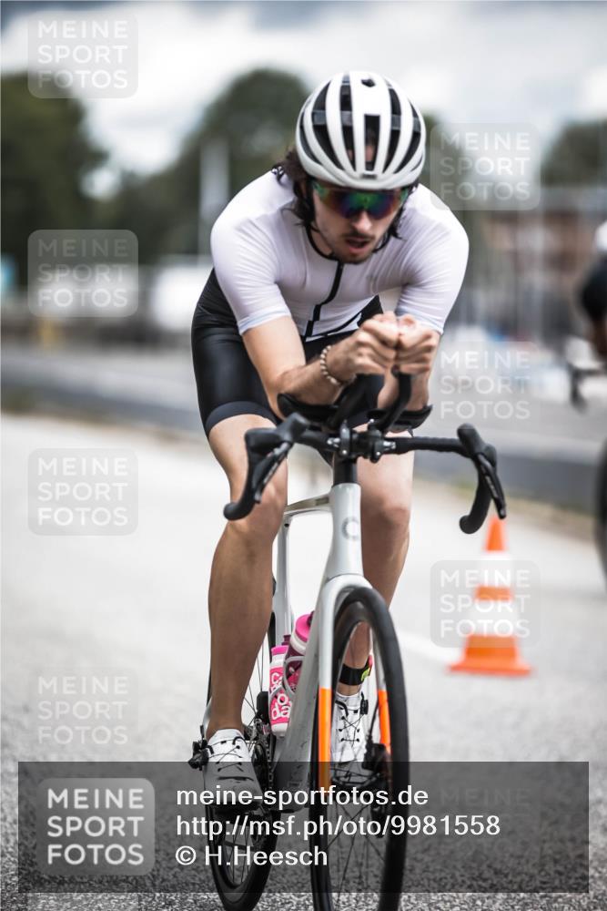16.08.2026 - KN Förde Triathlon 2026 H.Heesch http://msf.ph/oto/9981558 16.08.2026 12:48:41 Radfahren 506, 514, 523, 525, 526 meine-sportfotos.de