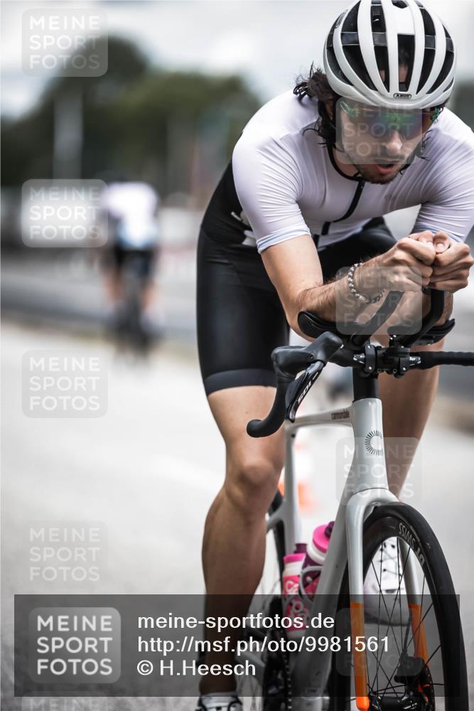 16.08.2026 - KN Förde Triathlon 2026 H.Heesch http://msf.ph/oto/9981561 16.08.2026 12:48:41 Radfahren 506, 514, 523, 525, 526 meine-sportfotos.de
