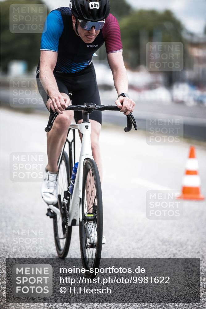 16.08.2026 - KN Förde Triathlon 2026 H.Heesch http://msf.ph/oto/9981622 16.08.2026 12:49:03 Radfahren 509 meine-sportfotos.de