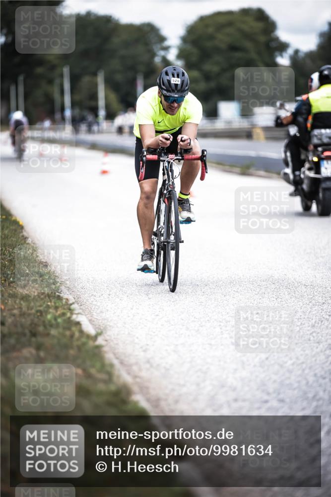 16.08.2026 - KN Förde Triathlon 2026 H.Heesch http://msf.ph/oto/9981634 16.08.2026 12:49:30 Radfahren 501, 528, 531, 542 meine-sportfotos.de