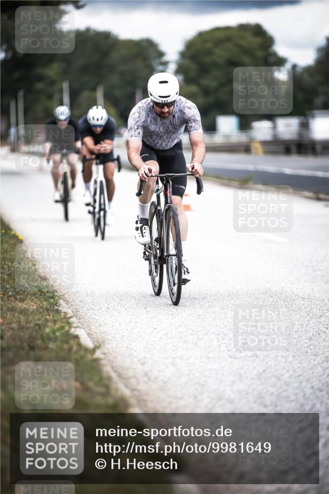 16.08.2026 - KN Förde Triathlon 2026 H.Heesch http://msf.ph/oto/9981649 16.08.2026 12:49:35 Radfahren 501, 540, 542, 543, 551 meine-sportfotos.de