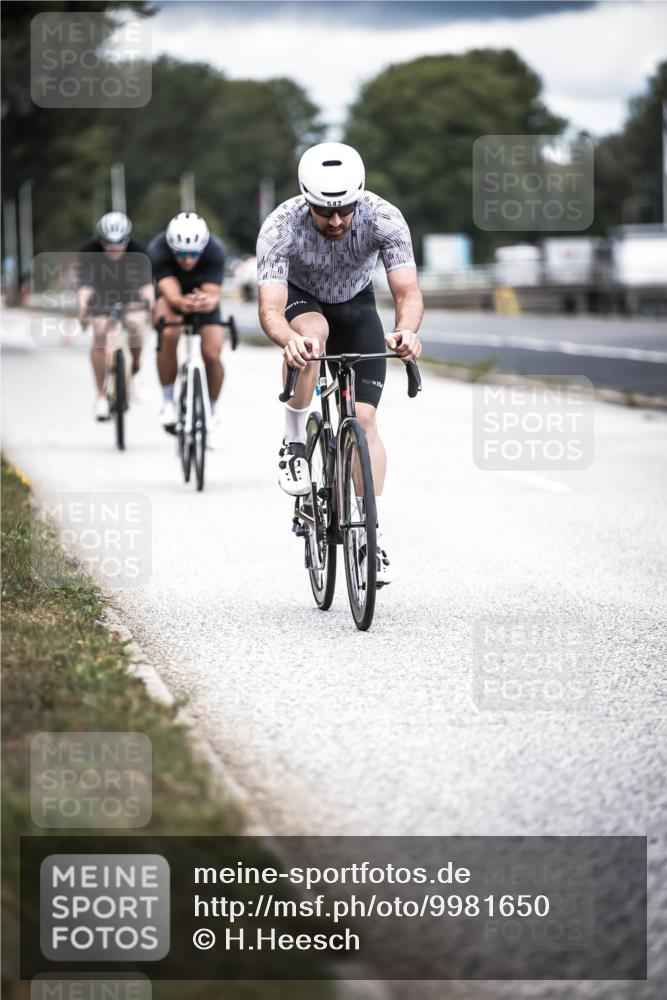 16.08.2026 - KN Förde Triathlon 2026 H.Heesch http://msf.ph/oto/9981650 16.08.2026 12:49:35 Radfahren 501, 540, 542, 543, 551 meine-sportfotos.de