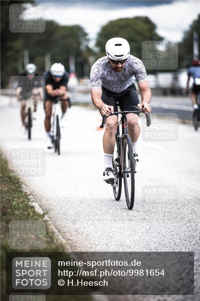 16.08.2026 - KN Förde Triathlon 2026 H.Heesch http://msf.ph/oto/9981654 16.08.2026 12:49:35 Radfahren 501, 540, 542, 543, 551 meine-sportfotos.de
