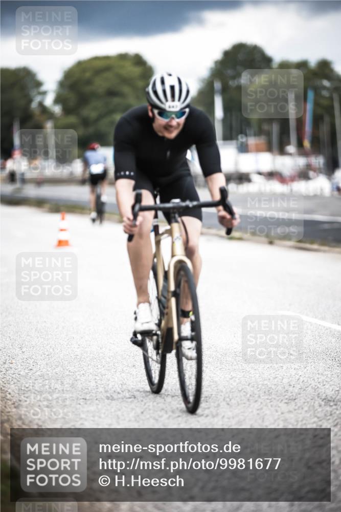 16.08.2026 - KN Förde Triathlon 2026 H.Heesch http://msf.ph/oto/9981677 16.08.2026 12:49:37 Radfahren 501, 540, 542, 543, 551 meine-sportfotos.de