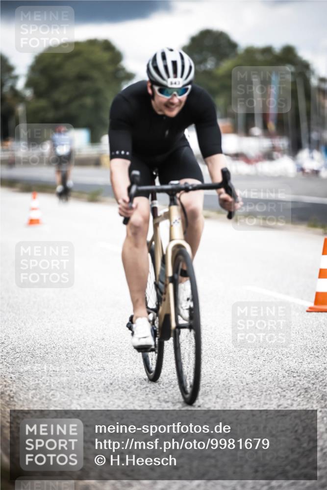 16.08.2026 - KN Förde Triathlon 2026 H.Heesch http://msf.ph/oto/9981679 16.08.2026 12:49:37 Radfahren 501, 540, 542, 543, 551 meine-sportfotos.de