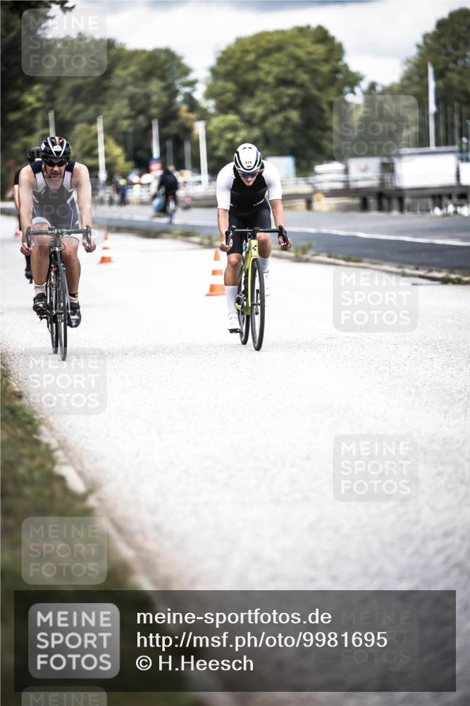 16.08.2026 - KN Förde Triathlon 2026 H.Heesch http://msf.ph/oto/9981695 16.08.2026 12:49:59 Radfahren 362, 507, 510, 519, 521, 527 meine-sportfotos.de