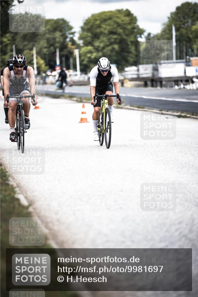 16.08.2026 - KN Förde Triathlon 2026 H.Heesch http://msf.ph/oto/9981697 16.08.2026 12:49:59 Radfahren 362, 507, 510, 519, 521, 527 meine-sportfotos.de