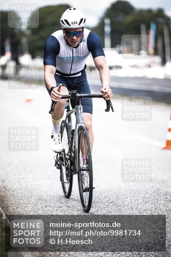 16.08.2026 - KN Förde Triathlon 2026 H.Heesch http://msf.ph/oto/9981734 16.08.2026 12:50:12 Radfahren 520, 541, 598 meine-sportfotos.de