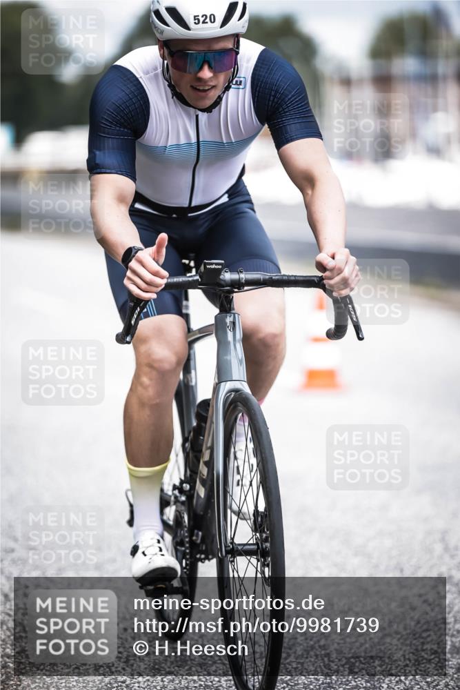 16.08.2026 - KN Förde Triathlon 2026 H.Heesch http://msf.ph/oto/9981739 16.08.2026 12:50:12 Radfahren 520, 541, 598 meine-sportfotos.de