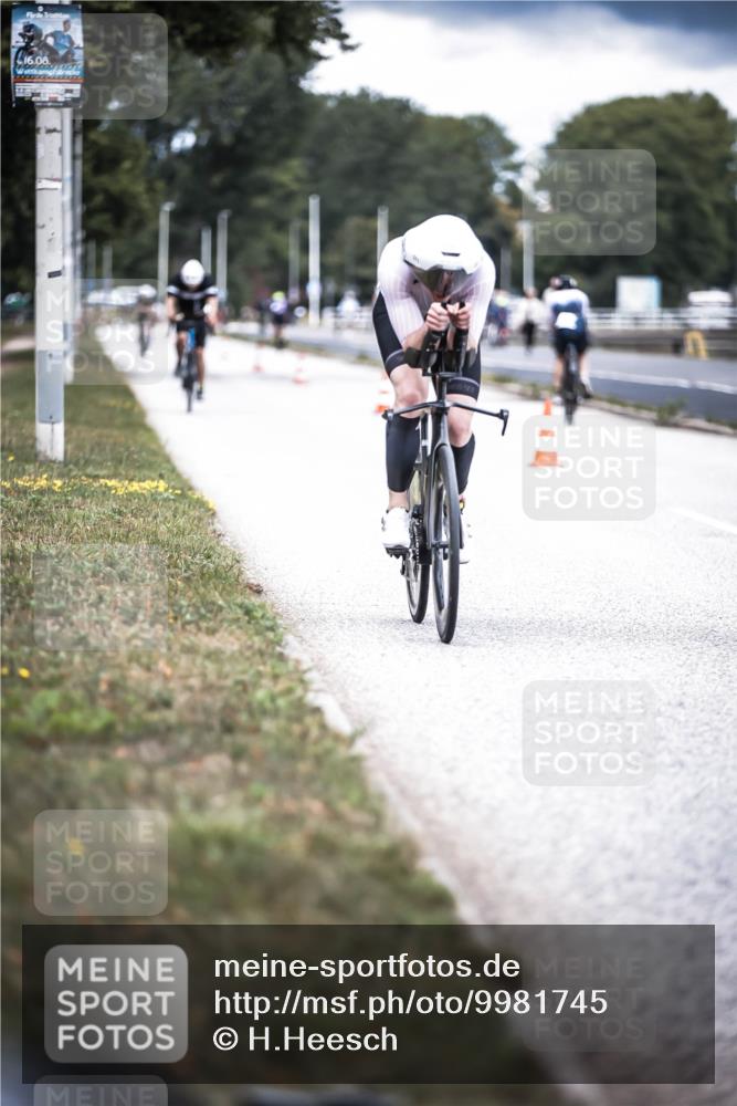16.08.2026 - KN Förde Triathlon 2026 H.Heesch http://msf.ph/oto/9981745 16.08.2026 12:50:34 Radfahren 511, 538, 590 meine-sportfotos.de