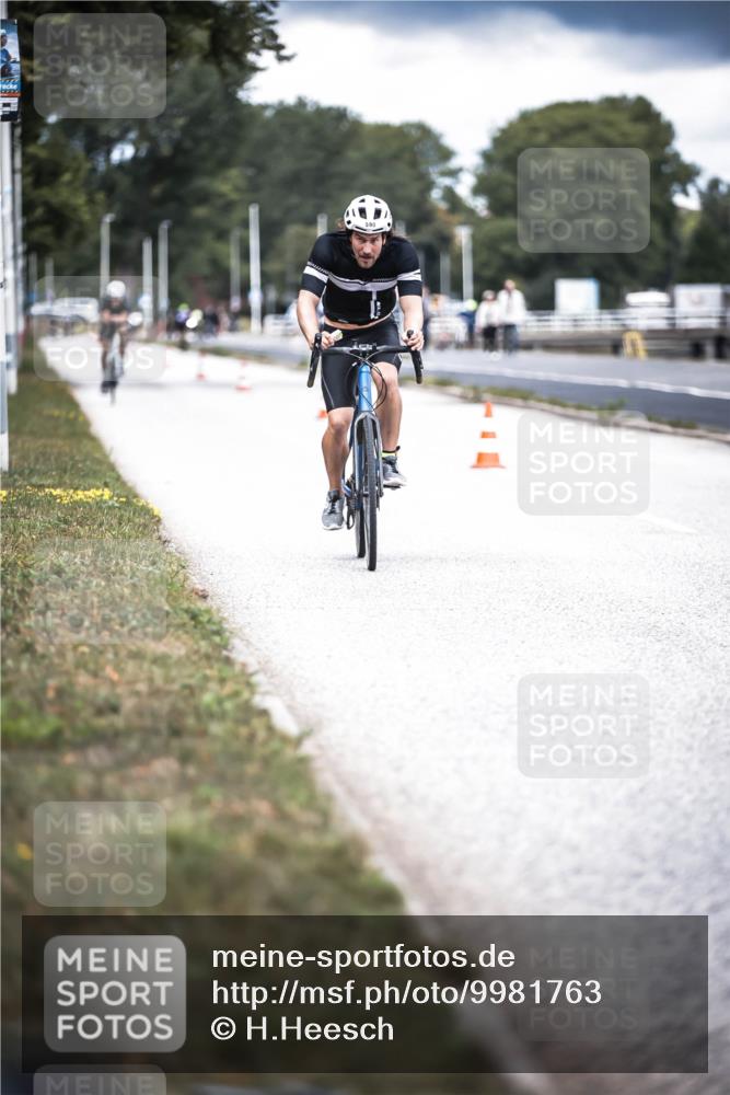 16.08.2026 - KN Förde Triathlon 2026 H.Heesch http://msf.ph/oto/9981763 16.08.2026 12:50:38 Radfahren 511, 530, 590 meine-sportfotos.de