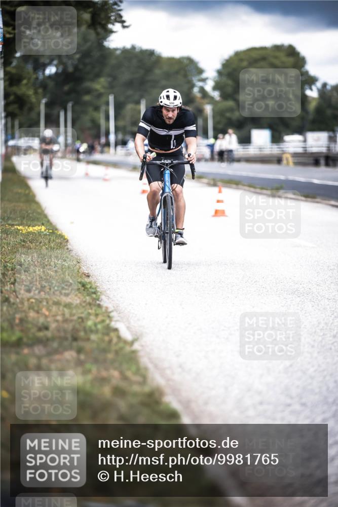 16.08.2026 - KN Förde Triathlon 2026 H.Heesch http://msf.ph/oto/9981765 16.08.2026 12:50:38 Radfahren 511, 530, 590 meine-sportfotos.de