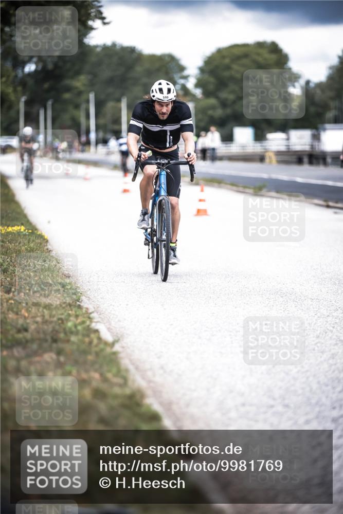 16.08.2026 - KN Förde Triathlon 2026 H.Heesch http://msf.ph/oto/9981769 16.08.2026 12:50:38 Radfahren 511, 530, 590 meine-sportfotos.de