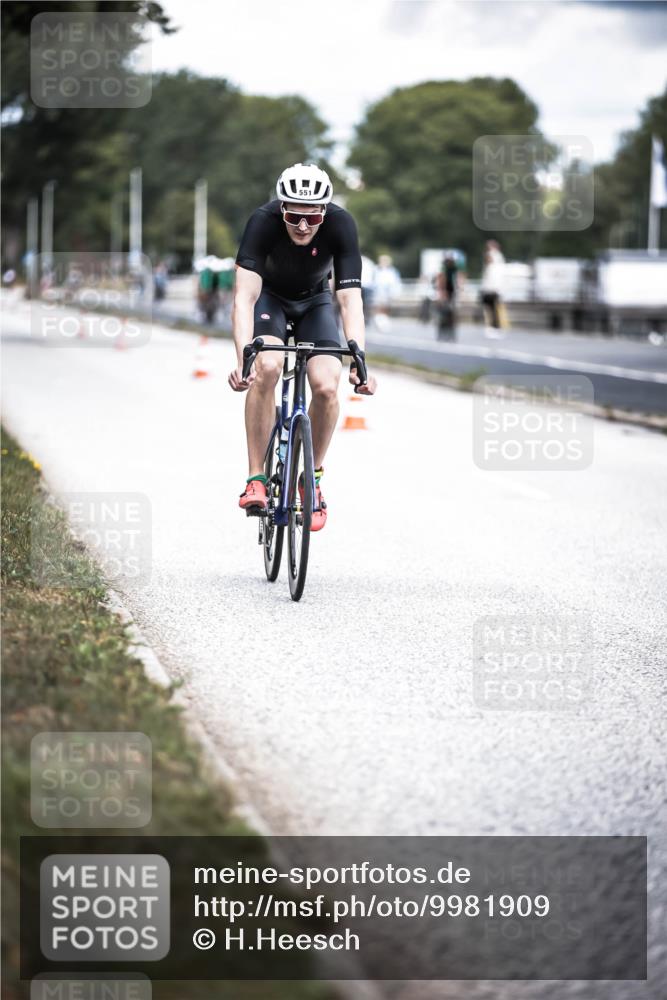 16.08.2026 - KN Förde Triathlon 2026 H.Heesch http://msf.ph/oto/9981909 16.08.2026 12:51:45 Radfahren 549, 550, 551, 574 meine-sportfotos.de